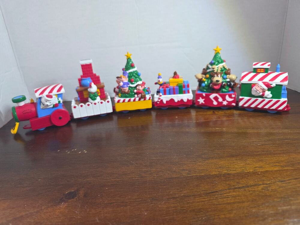 vintage 1994 Jingle Bear Express 6-piece connecting holiday Christmas train set